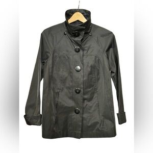 Gallery Petite Black Lightweight Rain Coat Women’s Size Petite Small.